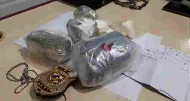 Apenado é flagrado pegando drogas jogada para dentro do Urso Panda