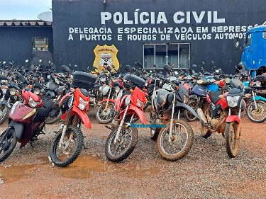 Operação da Furtos Roubos e 2ª DP prende dupla e apreende várias motos em Porto Velho