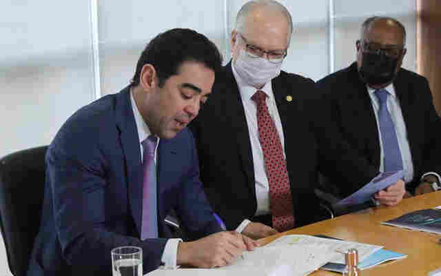 TSE recebe do TCU lista de gestores públicos com contas irregulares