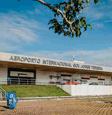 Anvisa retira obrigatoriedade de máscaras em aeronaves e aeroportos