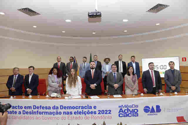Candidatos ao governo assinam Pacto em Defesa da Democracia e combate a Desinformação na OAB