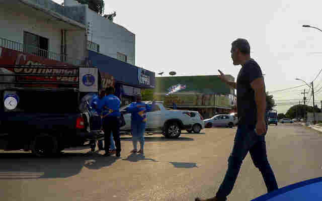 Justiça determina que delegado Thiago Flores pare de usar carro de som de forma isolada