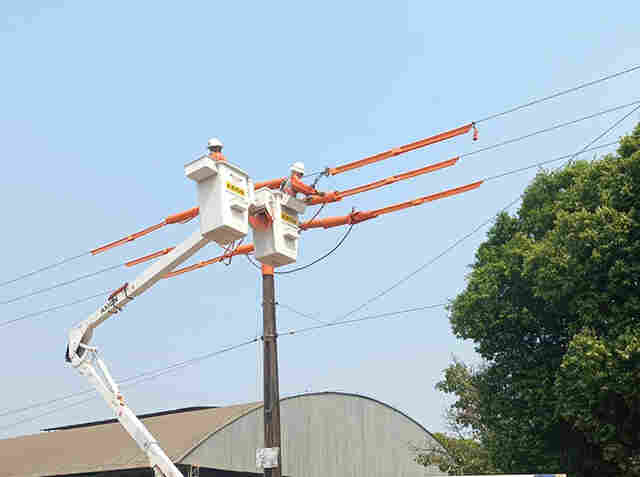 Energisa dobra quantidade de equipes especializadas em manutenções sem interrupção do fornecimento de energia