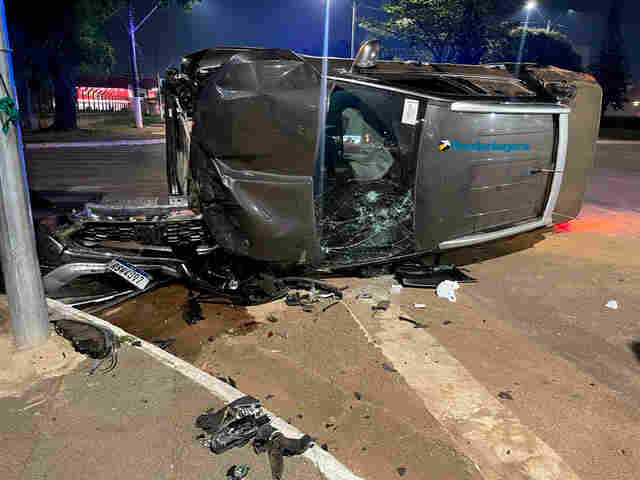 Acidente com capotamento em Porto Velho deixa grávida ferida