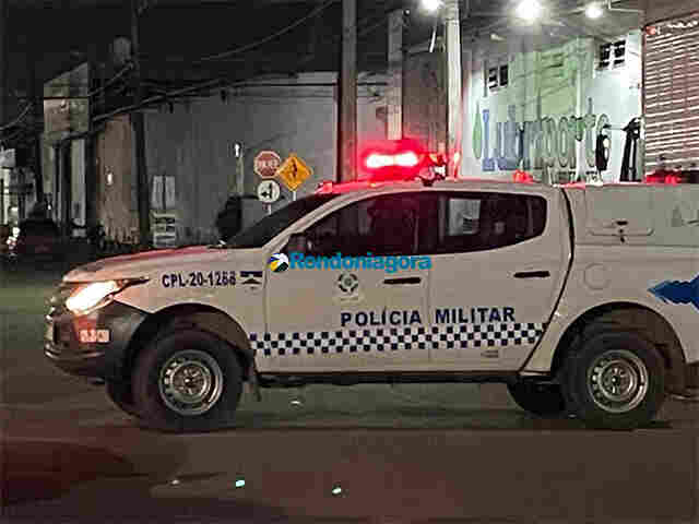 Dupla rouba carro de motorista de aplicativo durante corrida na zona leste