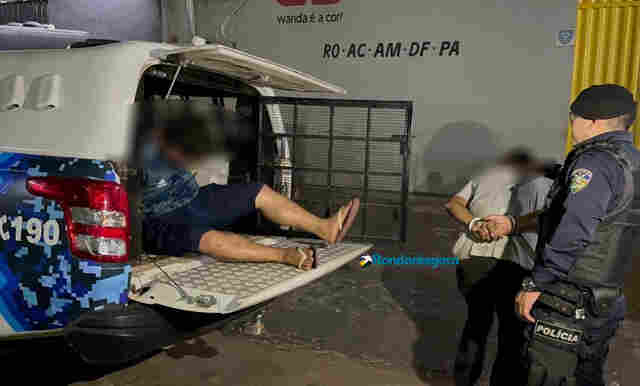 Criminosos arrombam carro, roubam objetos, mas acabam presos pela PM