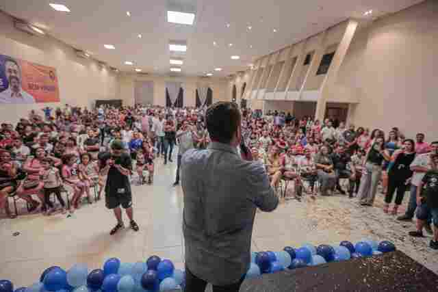 Léo Moraes anuncia grande pacote de asfaltamento e patrolamento de estradas para os primeiros meses de governo