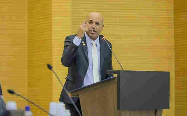 Deputado Ismael Crispin protocola requerimento solicitando alteração na data do concurso da Polícia Civil 