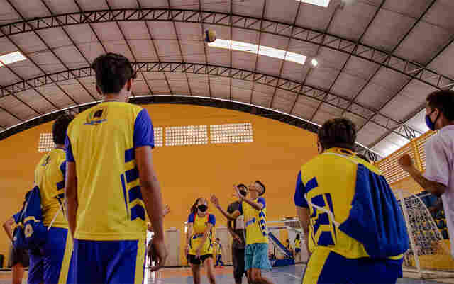 Programa Talentos do Futuro amplia vagas gratuitas de voleibol
