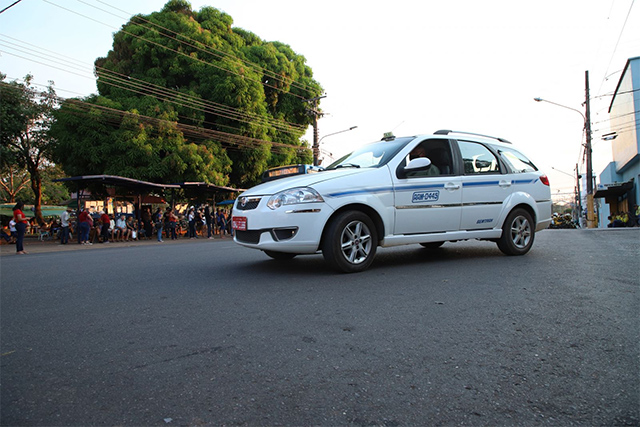 Confira lista de taxistas aptos a receberem auxílio emergencial na capital