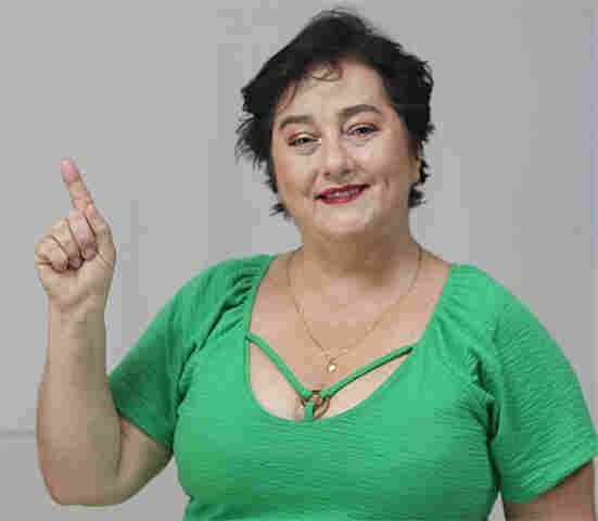 Todos os professores que trabalham em escola têm direito a aposentadoria especial, explica candidata