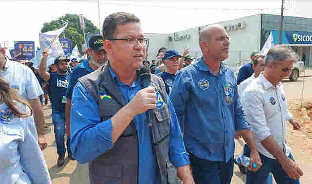 Crispin e Marcos Rocha promovem grandes caminhadas em São Miguel, Seringueiras e São Francisco