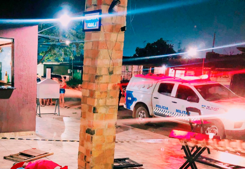 Homem é assassinado a tiros em bar da zona leste de Porto Velho