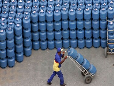 Petrobras anuncia nova redução no preço do gás de cozinha para as distribuidoras