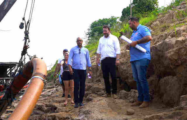 Alex Redano visita dragueiros no Rio Madeira e esclarece lei que proíbe queima de maquinários