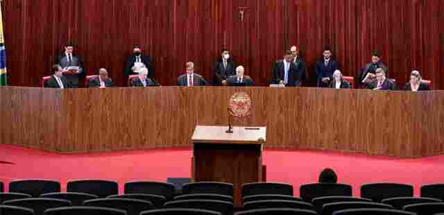 TSE manda excluir notícia que associava Bolsonaro com suspensão de piso da enfermagem