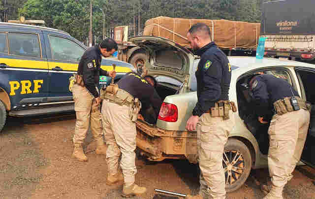 Casal é preso pela PRF com mais de 17 quilos de cocaína