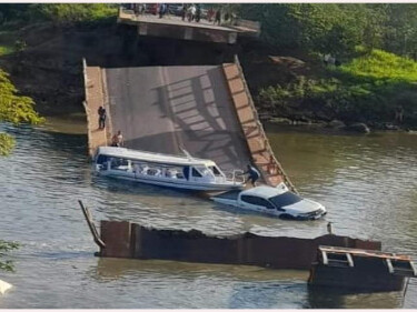 Ponte desaba na BR-319 e deixa mortos e desaparecidos no Amazonas