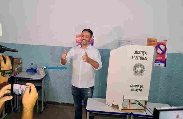 Vídeo: Léo Moraes também vota em Porto Velho