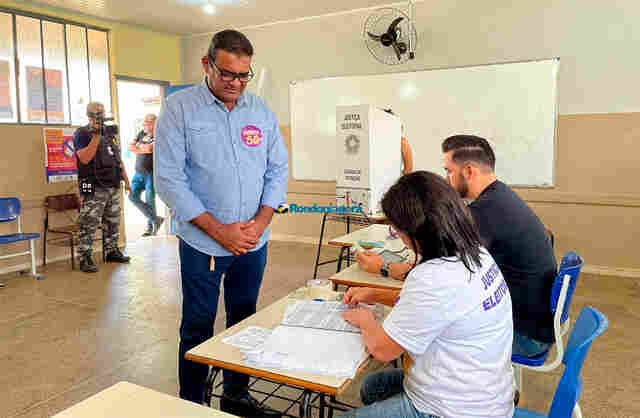 Vídeo: Pimenta de Rondônia vota em Porto Velho