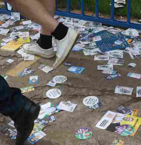 Mais de 350 pessoas foram presas no dia das eleições em todo o país