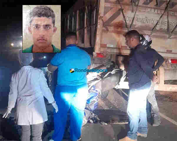 Motociclista morre em colisão com traseira de carreta na BR-364