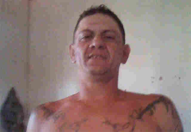 Homem pede socorro após ser baleado, mas acaba morrendo em unidade de saúde