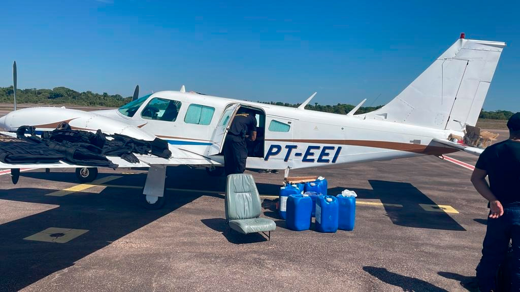 PF apreende aeronave em operação contra transporte ilegal de ouro do AM para Rondônia