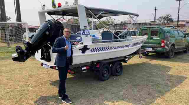 Deputado Alex Silva entrega embarcação e medalhas de honra ao mérito ao Batalhão de Polícia de Fronteira 