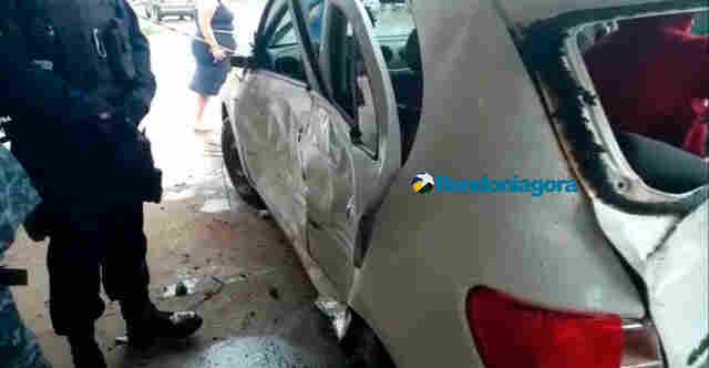 Motorista de carro com placada adulterada foge, causa acidente e dois são presos