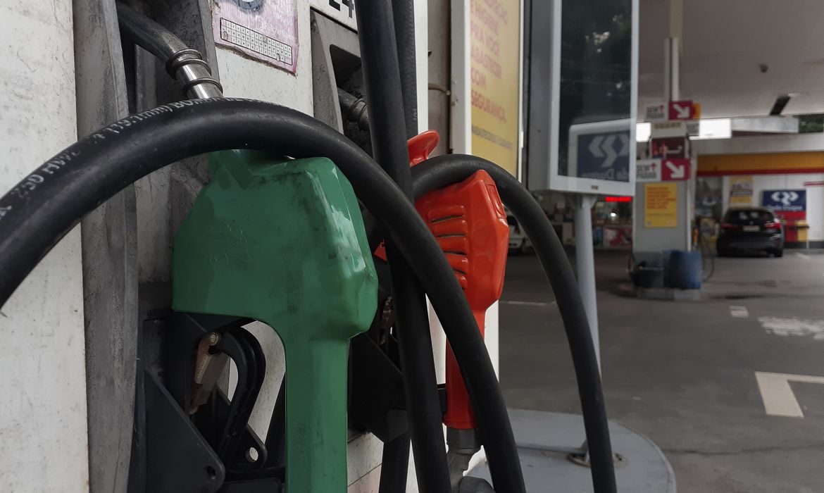 Distribuidoras de combustíveis alertam para risco de desabastecimento
