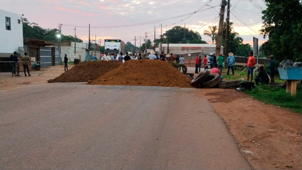 Rondônia ainda tem dois pontos de bloqueio em BRs e manifestantes fecham a estrada do Belmonte
