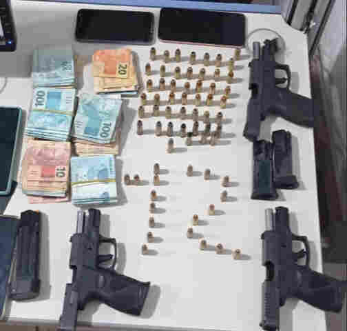 Oito suspeitos de roubo em embarcação são presos pela PM