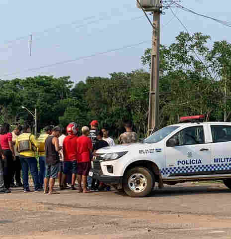Homem é encontrado morto no centro de Porto Velho com marcas de facão e tiros