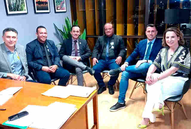 Deputada Jaqueline Cassol recebe prefeitos de Rondônia em Brasília