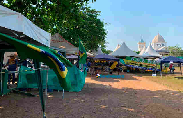 Manifestantes seguem protestos em frente a 17ª Brigada de Infantaria de Selva