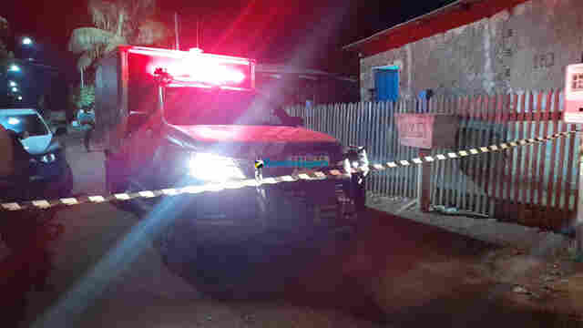 Baleado com tiro morre pedindo socorro a vizinho na capital