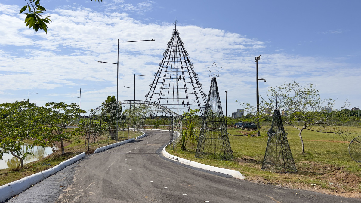 Parque da Cidade e sede da Prefeitura concentram decoração natalina do município