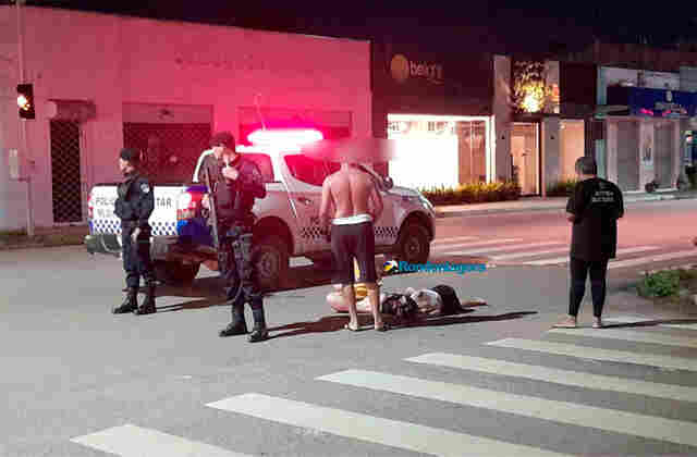 Acidente entre carro e moto deixa duas vítimas no centro da capital