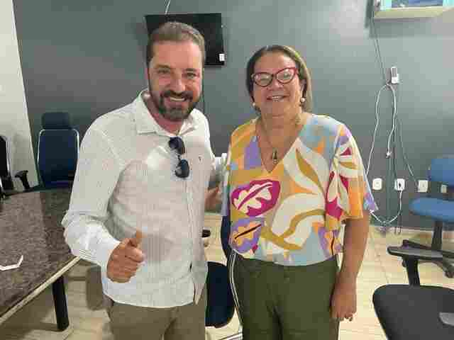 Vereadora Ellis Regina pede por distritos e bairros da capital durante reunião com prefeito Hildon Chaves
