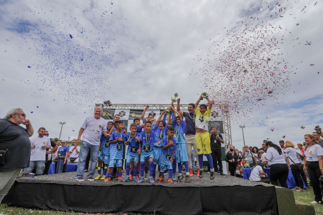 Copa Zico encerra com premiação de times, atletas destaques e artilheiros