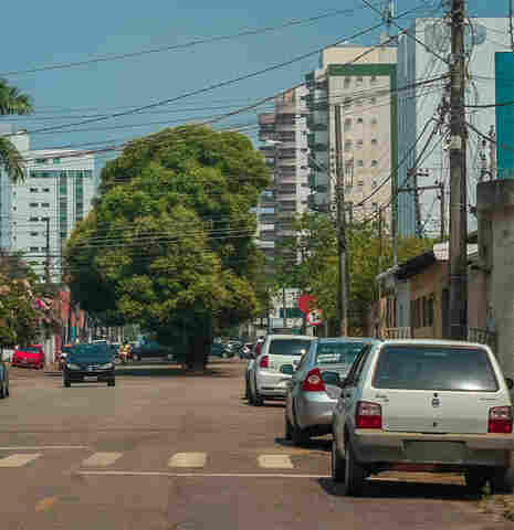 Governador sanciona lei que parcela IPVA em cinco vezes, mas veta liberar licenciamento imediato