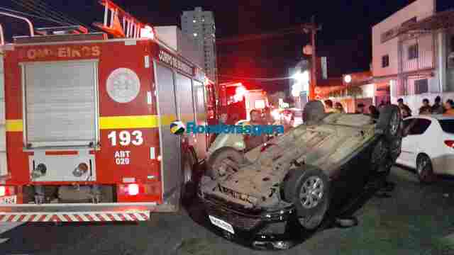 Motorista fica ferido após capotamento no centro de Porto Velho