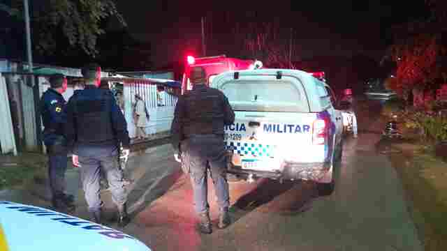 Homem leva garrafada no rosto em briga com travesti, no centro da capital