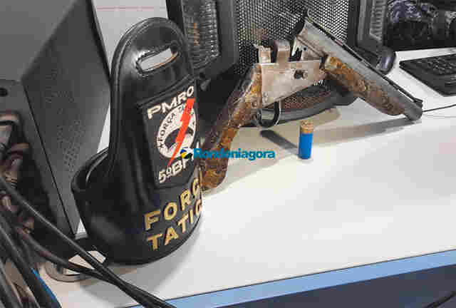 Jovem é flagrado com escopeta enquanto ouvia música no Orgulho do Madeira