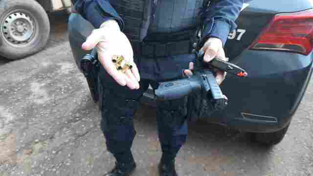 Policial Penal Federal bêbado é preso após atirar em trabalhadores na zona sul