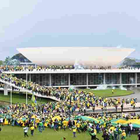 Confira lista de empresas e pessoas físicas suspeitas de financiarem atos terroristas