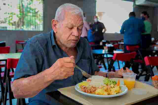 Ampliação do programa "Prato Fácil" começa a ser projetada pela secretária Luana Rocha