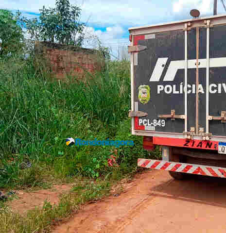 Corpo de homem é encontrado na zona leste da capital com marcas de facão no rosto e pescoço