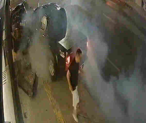 Vídeo mostra acidente e sargento da PM saindo da caminhonete de cabo morto